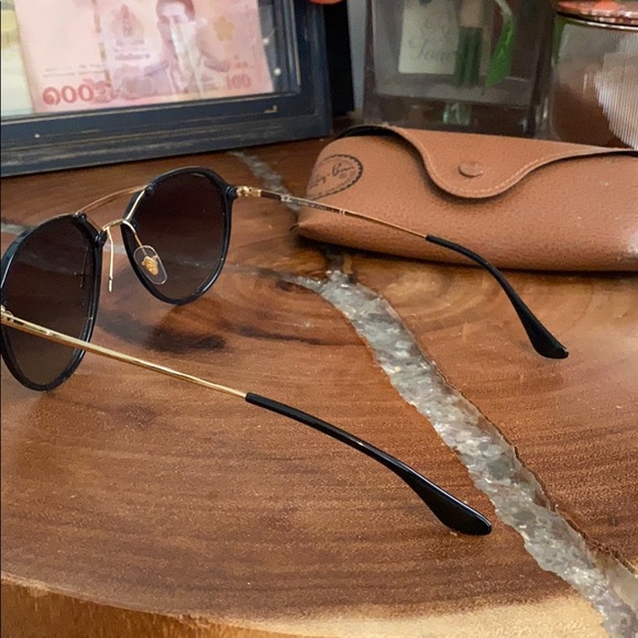 Ray Bans - Picture 4 of 7